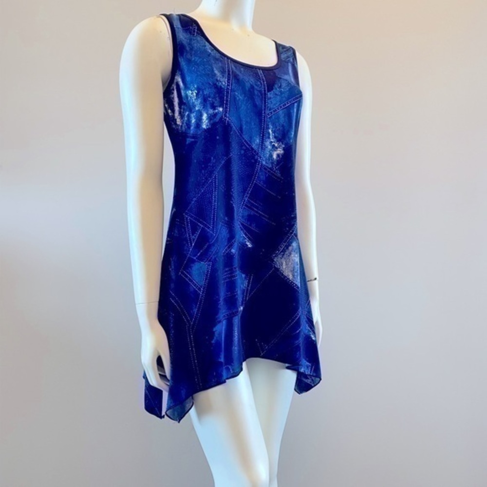 🛍️ 2/$12
GITANE women’s tunic. Size small (4-6). Loose fit, stretch material.